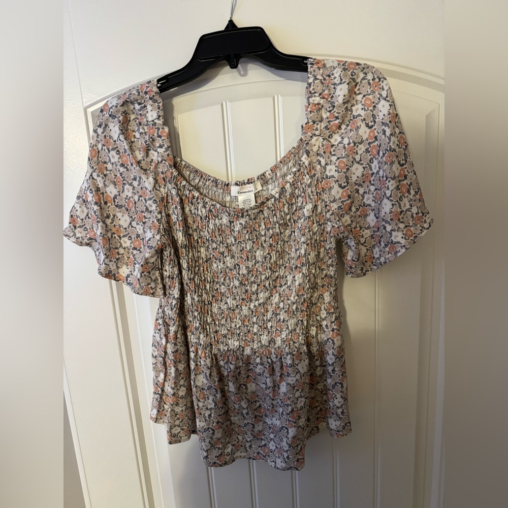 🤍floral flutter blouse!